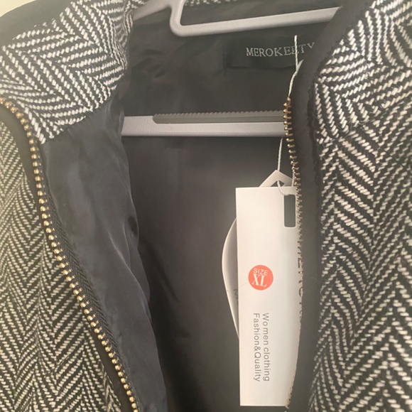 Vest - Picture 2 of 4